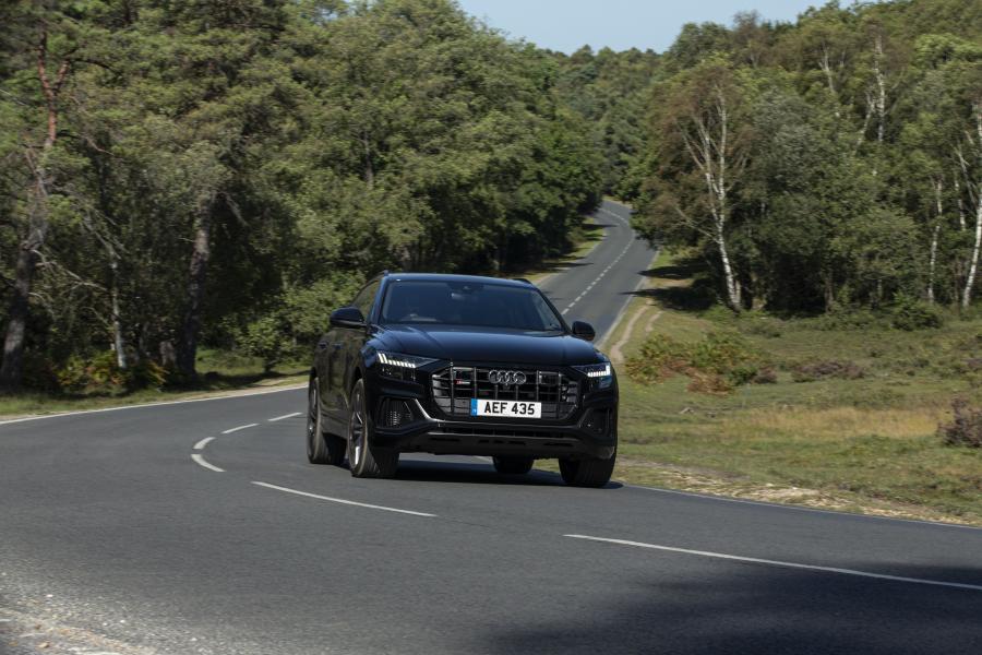  Audi SQ8 TDI 2019 года  (UK) (фото 2 из 40)
